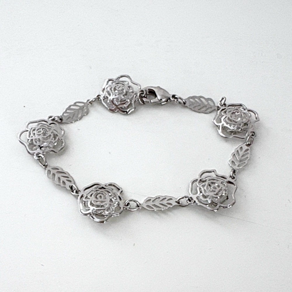 Handmade Elegant Silver Hollow Rose Bracelet